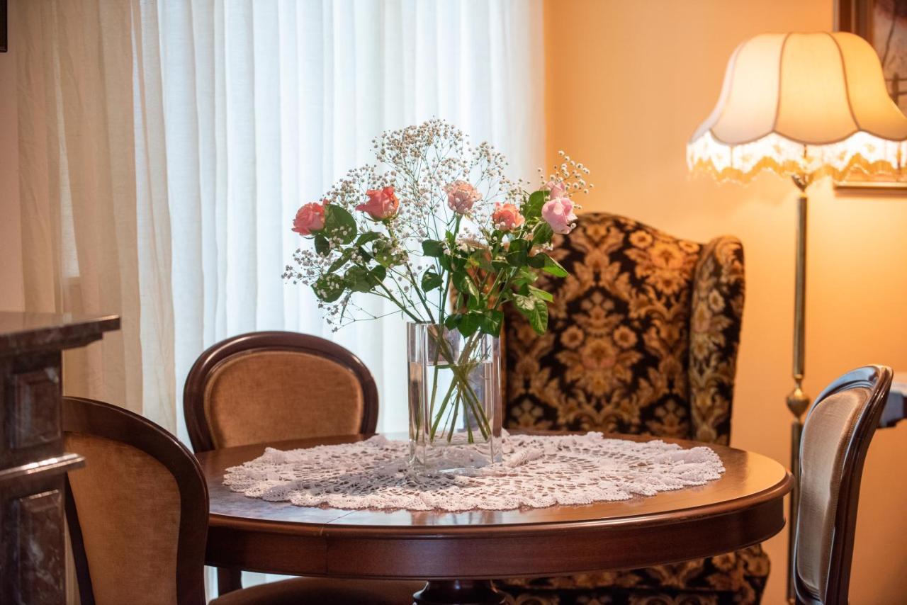 Hector'S Flisvos Apartment Athena Bagian luar foto