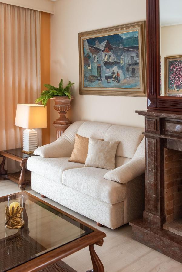 Hector'S Flisvos Apartment Athena Bagian luar foto